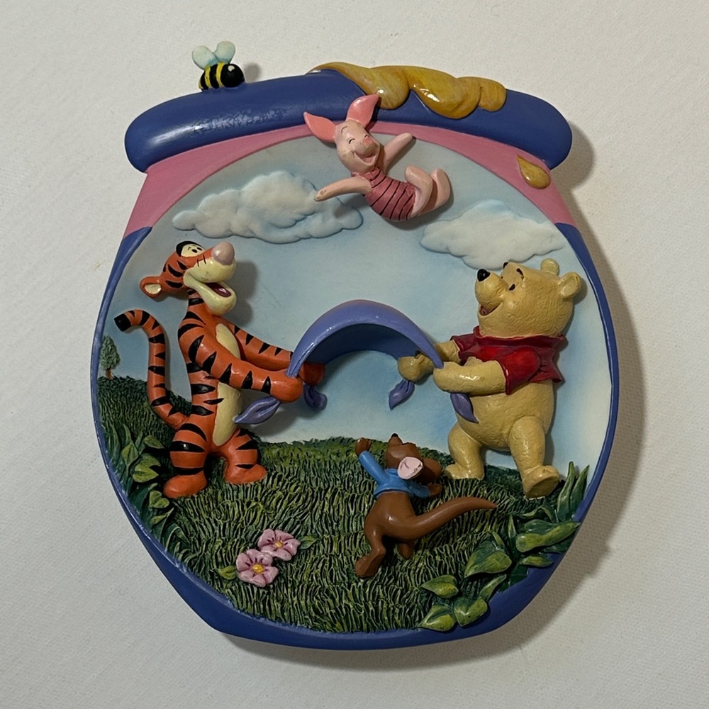 DISNEY WINNIE THE POOH 2000 HANGING 3D SCENE